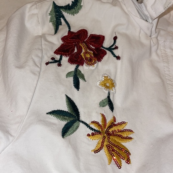 Spatial Paris Beautiful Embroidered Sequence Hooded Jacket - Picture 7 of 11